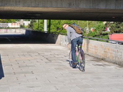 Cyklisti pri Novom moste
