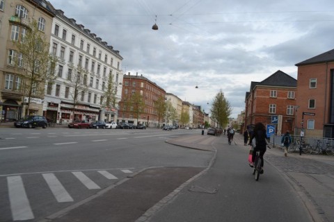 Hlavná cesta s cyklotrasou, vedľajšia cesta - Kodaň