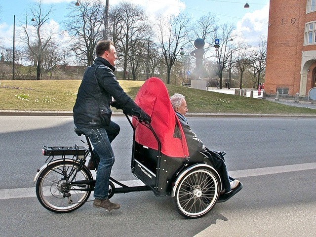 Christiania Taxi - rikša na vozenie seniorov po cyklotrase JURAVA